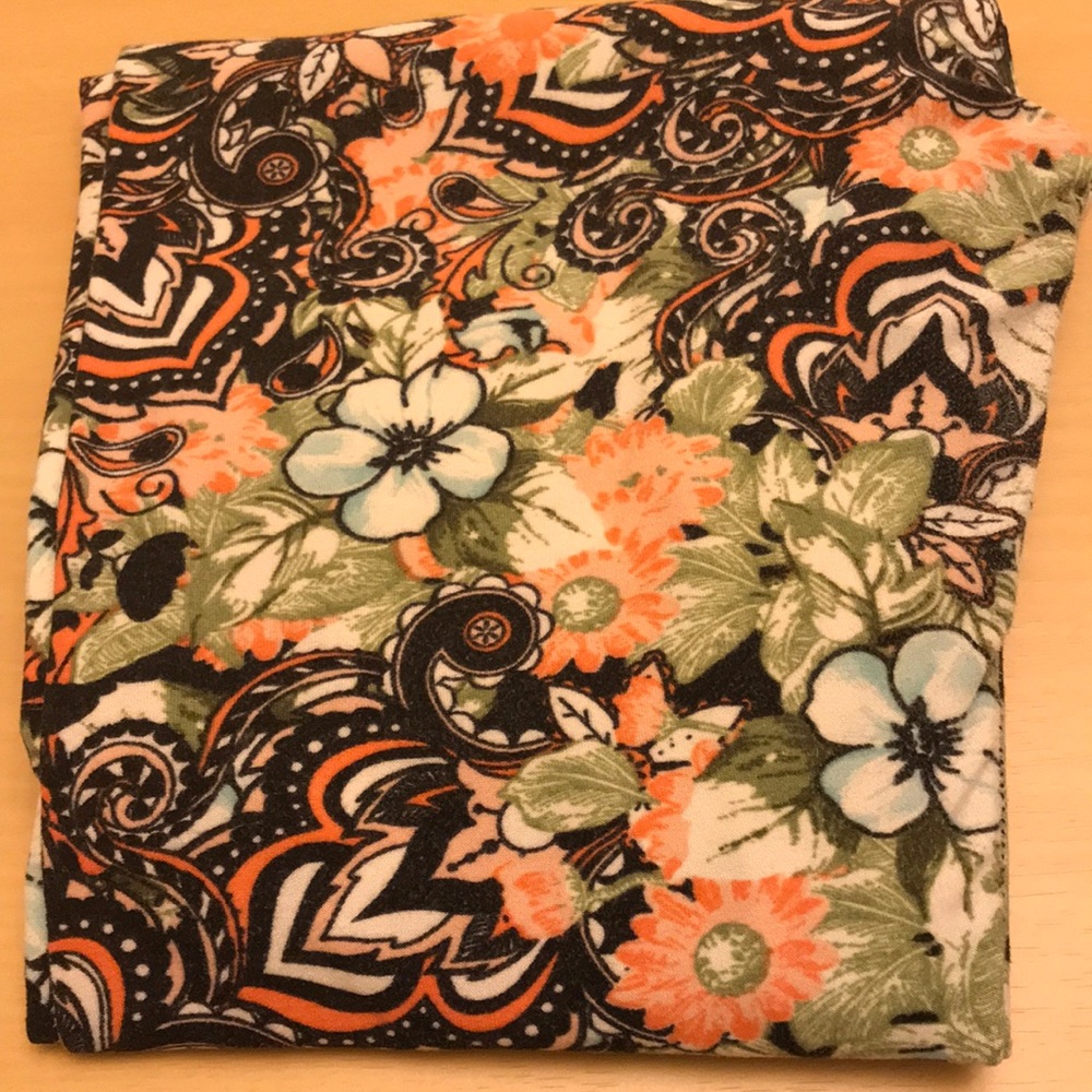 LuLaRoe OS Flower Leggings